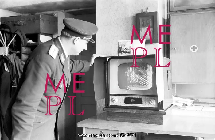 : TV monitor : TV monitor