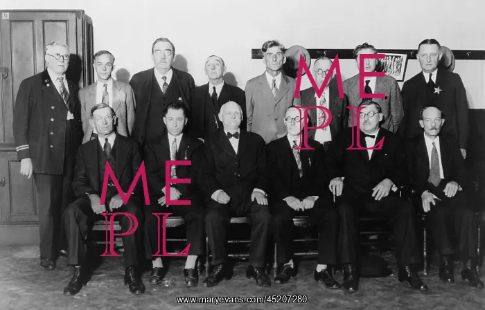 : Twelve-man jury that convicted Al Capone ? : Twelve-man jury that convicted Al Capone ?