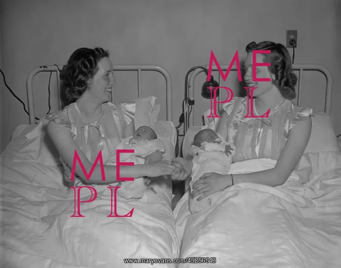 : Twin sisters gave birth to daughters two days : Twin sisters gave birth to daughters two days