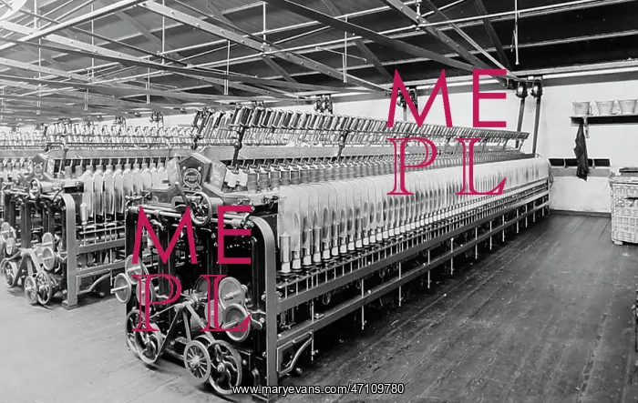 : Twisting Frame in a woollen mill in Bradford : Twisting Frame in a woollen mill in Bradford