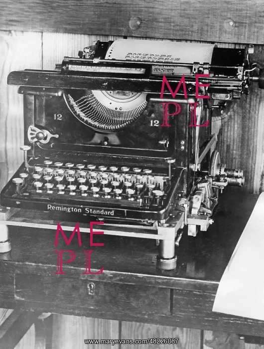 : Typewriter, 1932 : Typewriter, 1932