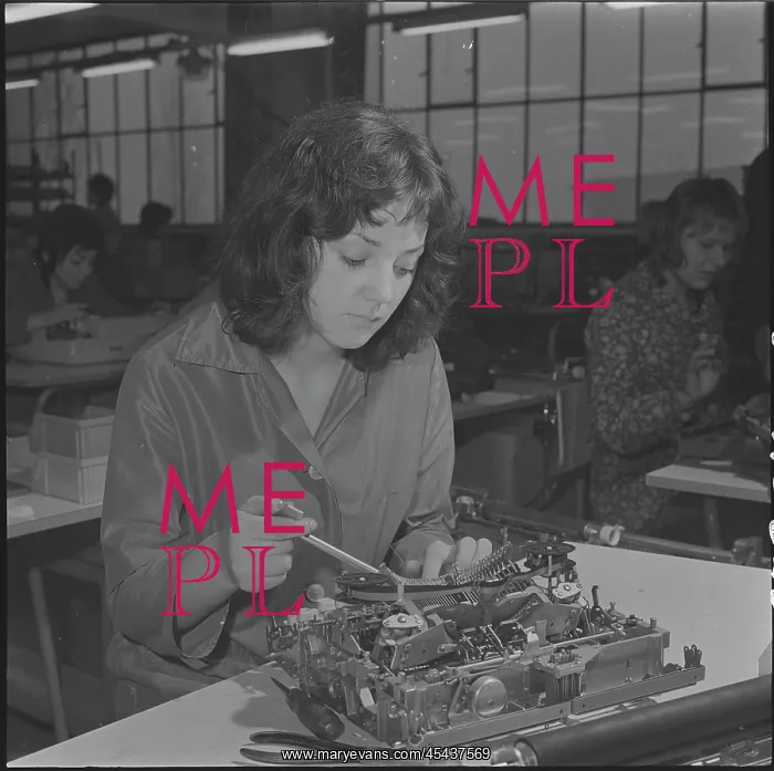 : Typewriter Consul, Dobromila Lamkasova, mechanic : Typewriter Consul, Dobromila Lamkasova, mechanic