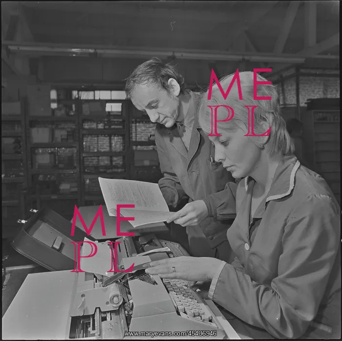 : Typewriter Consul, Jana Michalkova, inspector : Typewriter Consul, Jana Michalkova, inspector