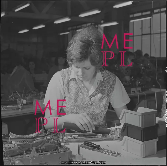 : Typewriter Consul, Stanislava Frgalova, mechanic : Typewriter Consul, Stanislava Frgalova, mechanic