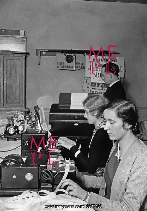 : Typewriters in Geneva, 1932 : Typewriters in Geneva, 1932