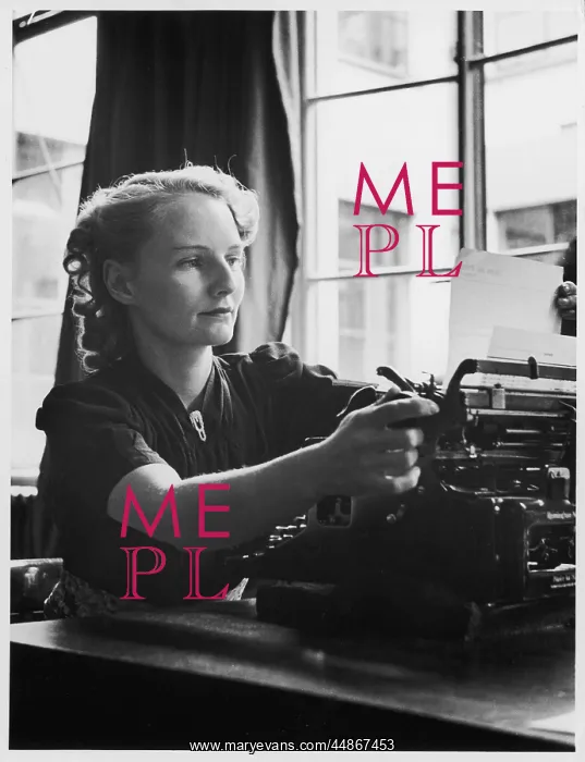 : TYPIST 1940S : TYPIST 1940S