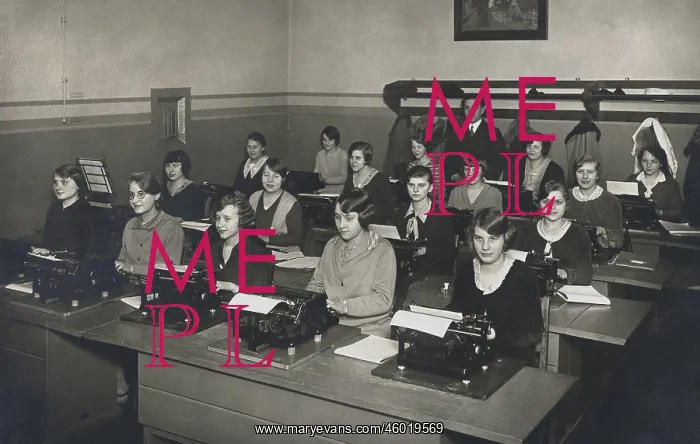 : Typists in the 1920s : Typists in the 1920s