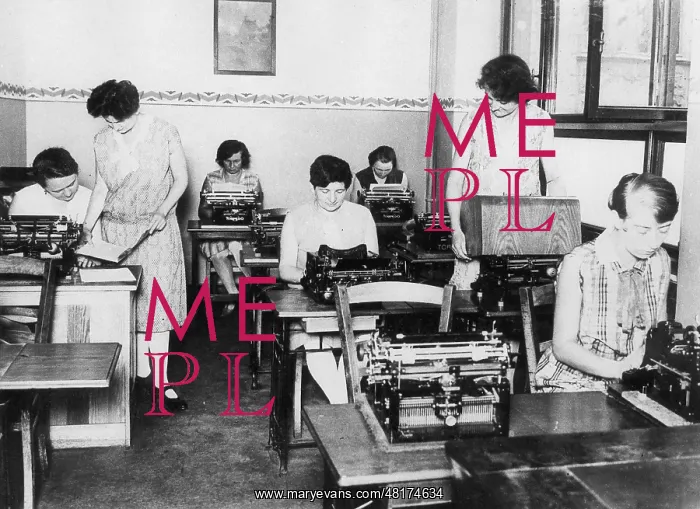 : Typists in a typing pool, 1929 : Typists in a typing pool, 1929