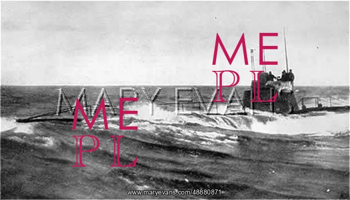 : U-BOAT ON SURFACE : U-BOAT ON SURFACE