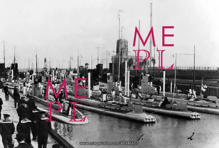: U-Boots in the harbor, 1912 : U-Boots in the harbor, 1912