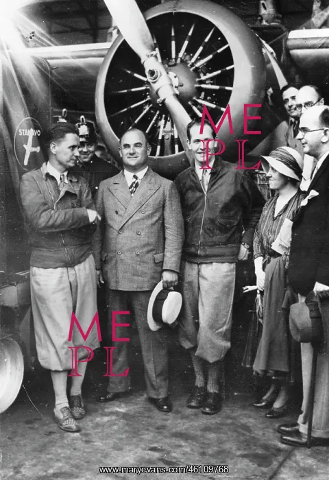 : The two U -s - world pilots Bennett Griffin : The two U -s - world pilots Bennett Griffin
