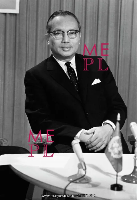 : U Thant visits USSR : U Thant visits USSR