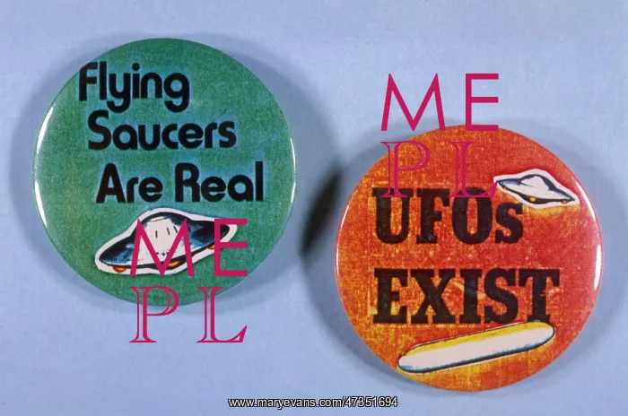  : UFO BADGES 20C