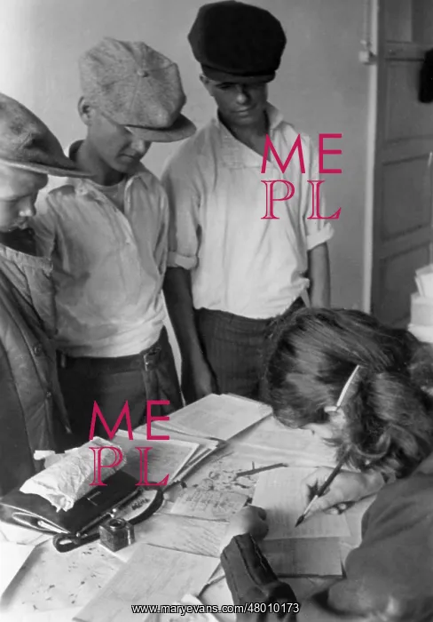 : Ukrainian forced workers to be registered, 1942 : Ukrainian forced workers to be registered, 1942
