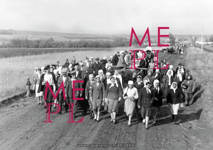 : Ukrainians obliged to do forced labor, 1943 : Ukrainians obliged to do forced labor, 1943