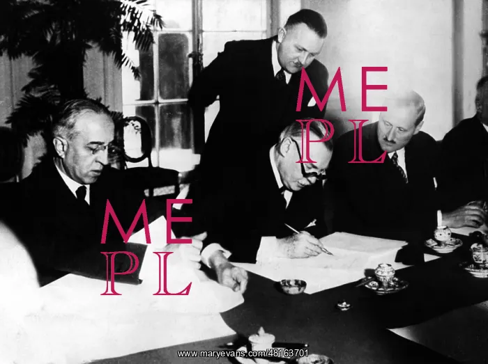 : Ulrich V Hassell : Ulrich V Hassell
