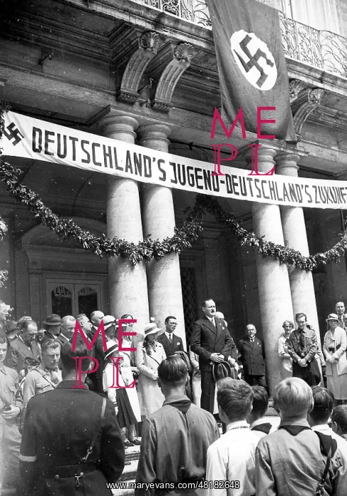 : Ulrich von Hassel is making a speech on the occasion of the : Ulrich von Hassel is making a speech on the occasion of the