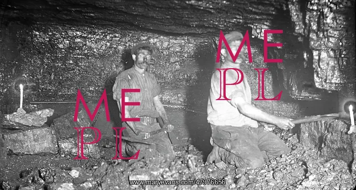 : Undercutting coal, Baldwin's Level, Pontypool, South Wales : Undercutting coal, Baldwin's Level, Pontypool, South Wales
