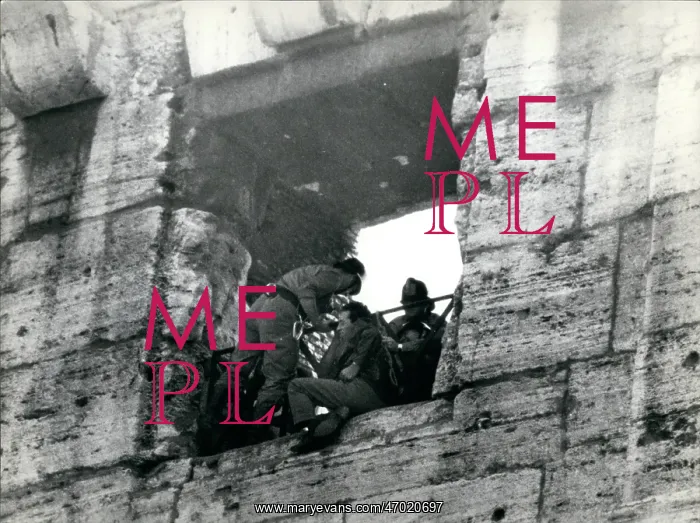 : Unemployed man demonstrates at the Colosseum, Rome : Unemployed man demonstrates at the Colosseum, Rome