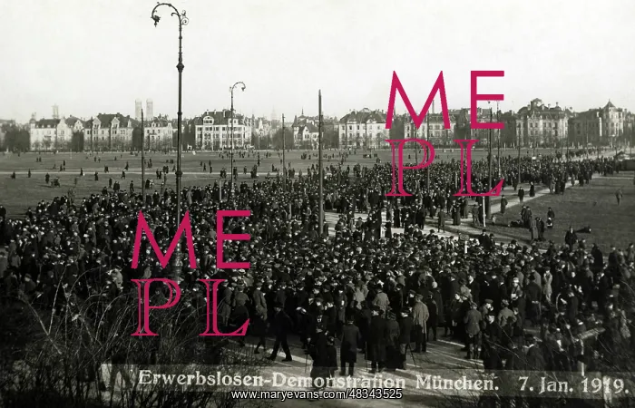 : Unemployed people demonstrate in Munich, 1919 : Unemployed people demonstrate in Munich, 1919