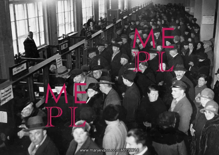 : Unemployed people in an employment centre : Unemployed people in an employment centre