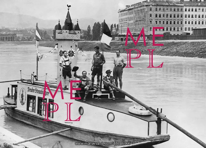 : Unemployed on their self-built boat Bruder : Unemployed on their self-built boat Bruder