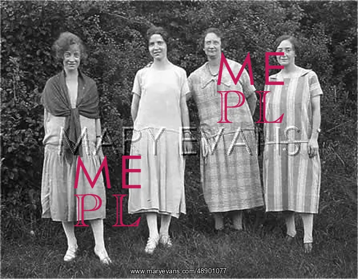 : UNFLATTERING FASHIONS : UNFLATTERING FASHIONS