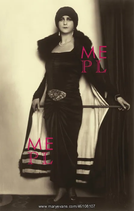 : Unidentified lady : Unidentified lady