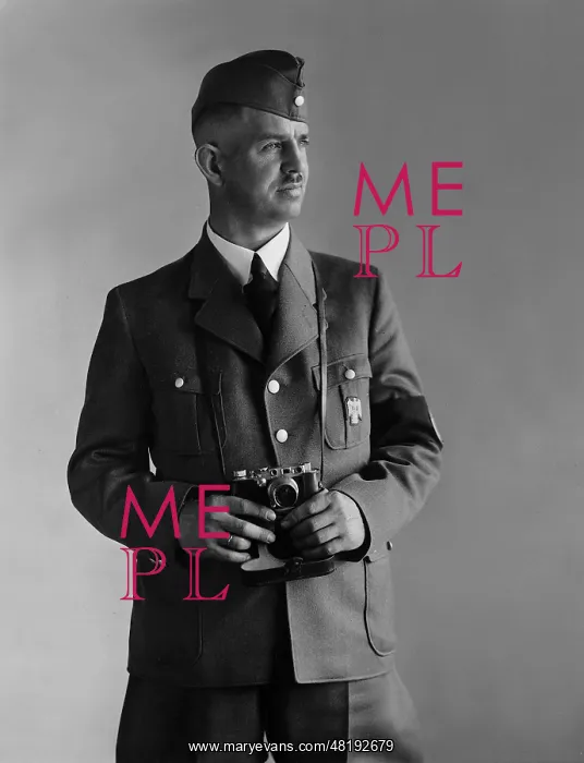 : The uniform of a photojournalist, 1938 : The uniform of a photojournalist, 1938