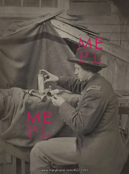 : Union officer assembling Herman Haupts torpedo : Union officer assembling Herman Haupts torpedo