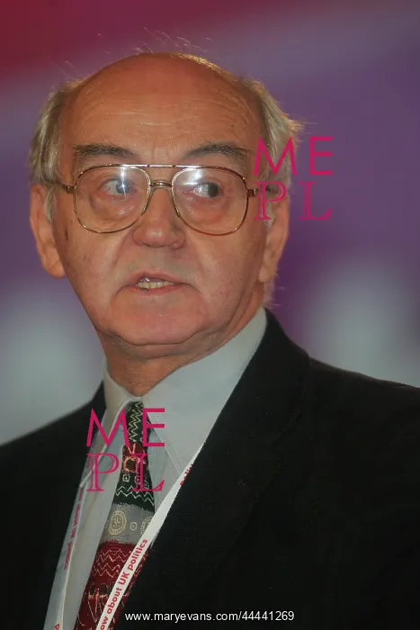: Unknown Politician : Unknown Politician