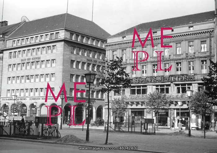 : The Unter den Linden boulevard in Berlin, 1943 : The Unter den Linden boulevard in Berlin, 1943