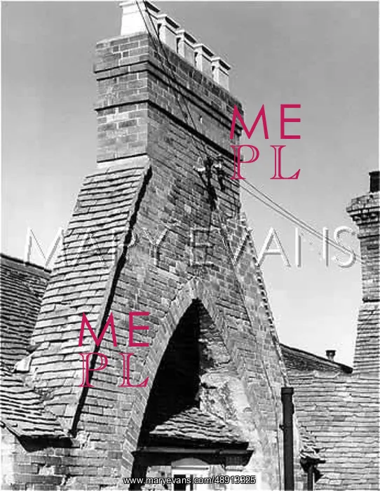 : UNUSUAL CHIMNEY STACK : UNUSUAL CHIMNEY STACK