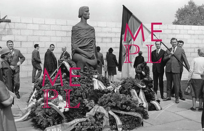 : The unveiling of a monument of the German : The unveiling of a monument of the German