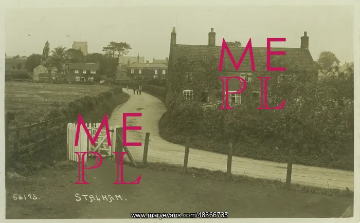 : Upper Staithe Road (Looking towards the High Street) : Upper Staithe Road (Looking towards the High Street)