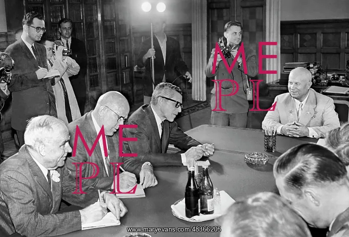 : U.S. delegation visits USSR : U.S. delegation visits USSR
