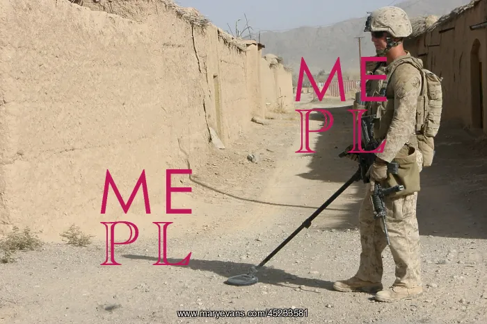 : U.S. Marine sweeping for improvised explosive ? : U.S. Marine sweeping for improvised explosive ?