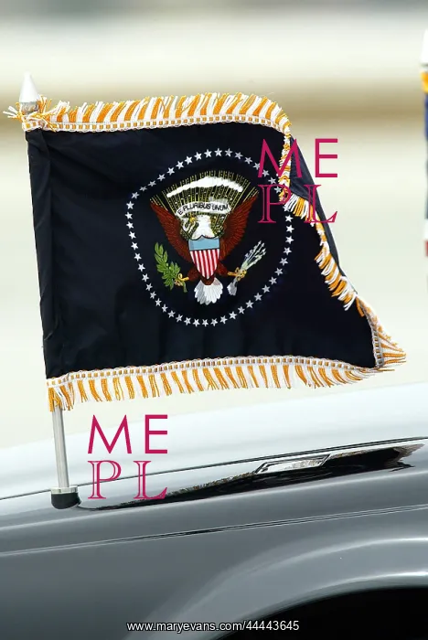 : U.S. Presidential Flag On Limo : U.S. Presidential Flag On Limo
