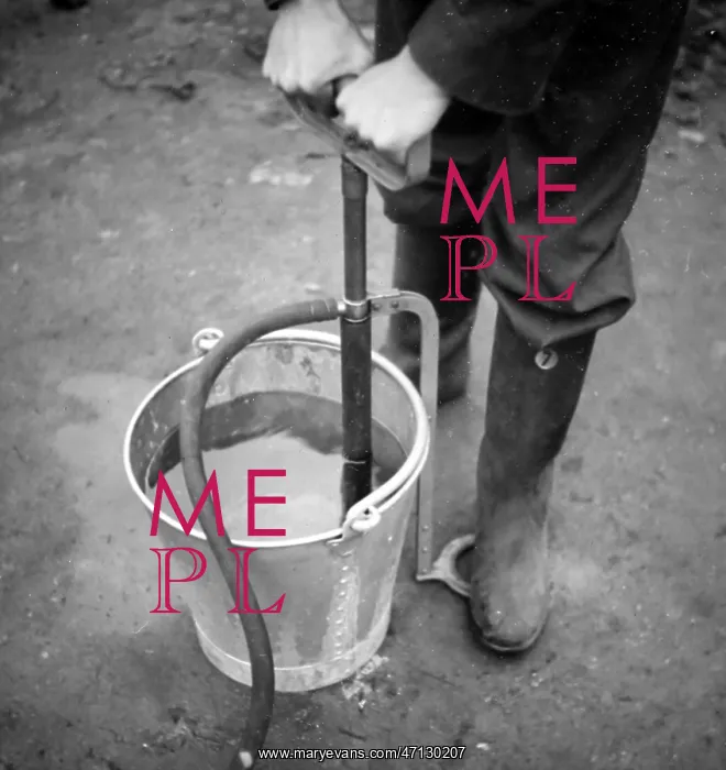  : Using a stirrup pump, ARP training exercise during WW2