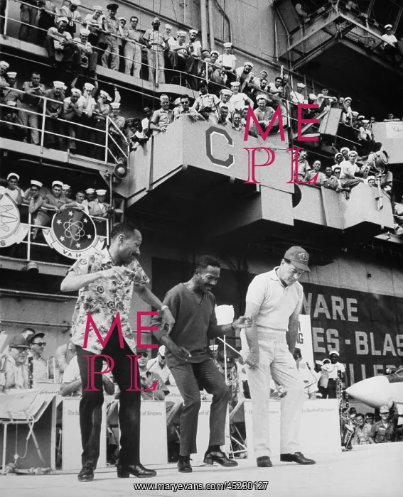 : USO entertains troops in Vietnam. The Nicholas ? : USO entertains troops in Vietnam. The Nicholas ?