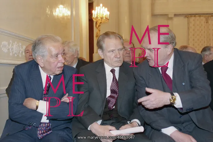 : Former USSR Ambassadors Extraordinary and Plenipotentiary : Former USSR Ambassadors Extraordinary and Plenipotentiary