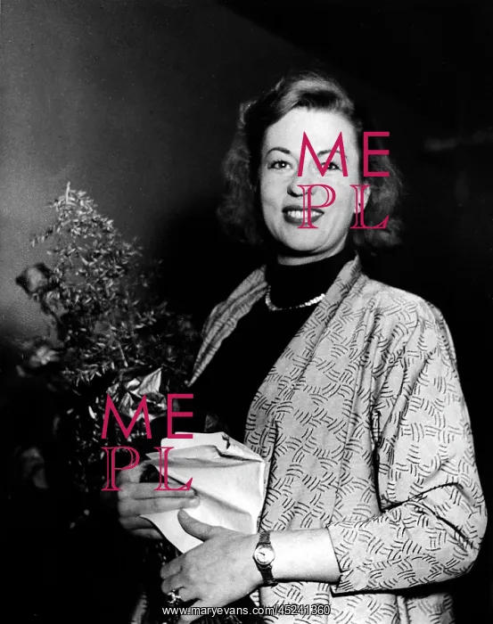 : Uta Hagen. Actress Uta Hagen in 1954. Portrait by photographer Fred Stein : Uta Hagen. Actress Uta Hagen in 1954. Portrait by photographer Fred Stein
