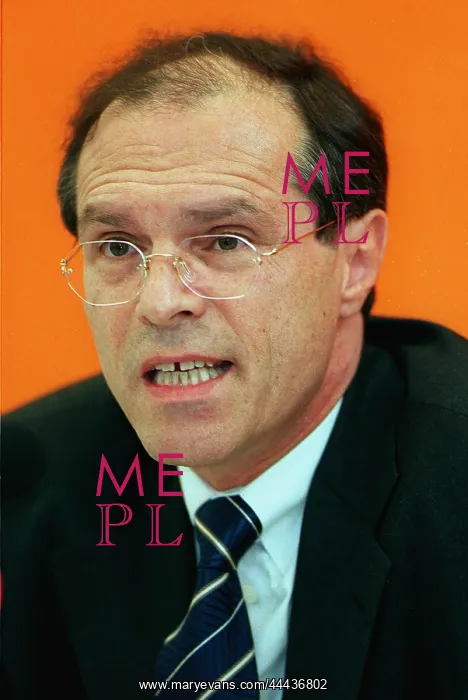  : Uwe-Karsten Heye