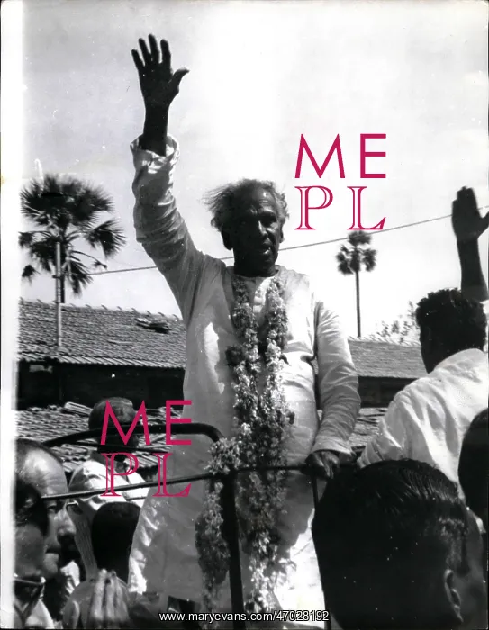 : V K Krishna Menon campaigns in Indian elections : V K Krishna Menon campaigns in Indian elections