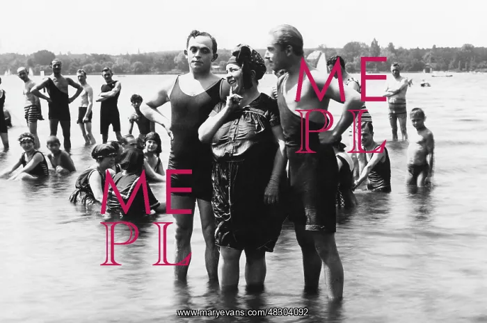 : Vacation by the sea, 1920s : Vacation by the sea, 1920s