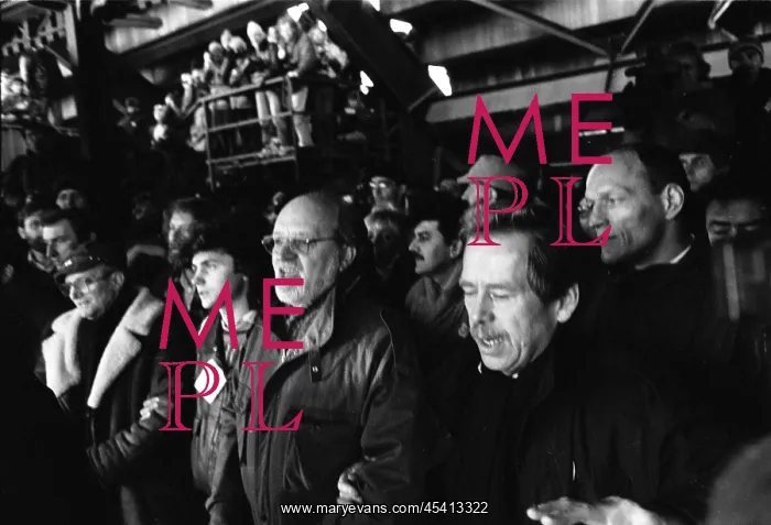 : Vaclav Havel - demonstration - Letna plain : Vaclav Havel - demonstration - Letna plain
