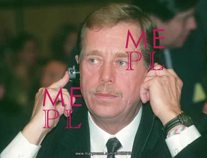 : Vaclav Havel - earphones : Vaclav Havel - earphones