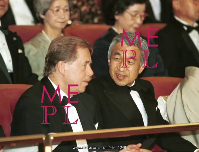 : Vaclav Havel - emperor Akihito : Vaclav Havel - emperor Akihito