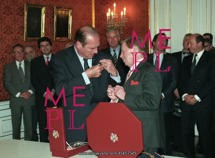 : Vaclav Havel - Jacques Chirac - award - order : Vaclav Havel - Jacques Chirac - award - order