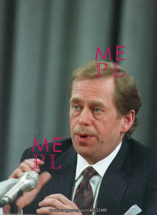 : Vaclav Havel at press-conference, 1992 : Vaclav Havel at press-conference, 1992